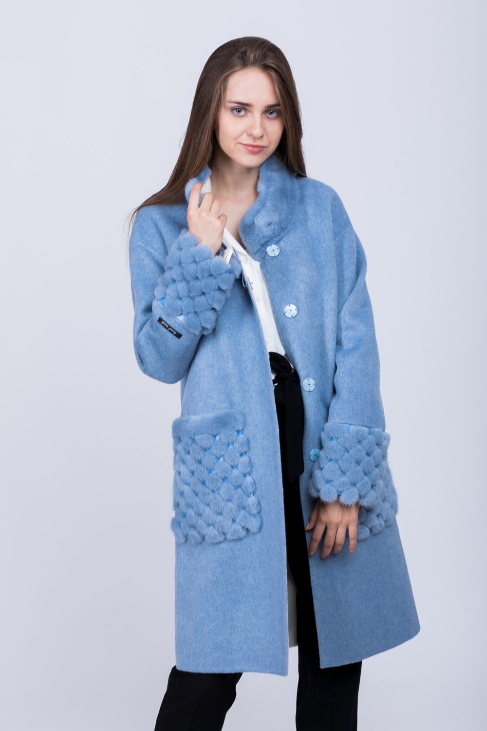 Женское пальто с отделкой из меха норки 51636