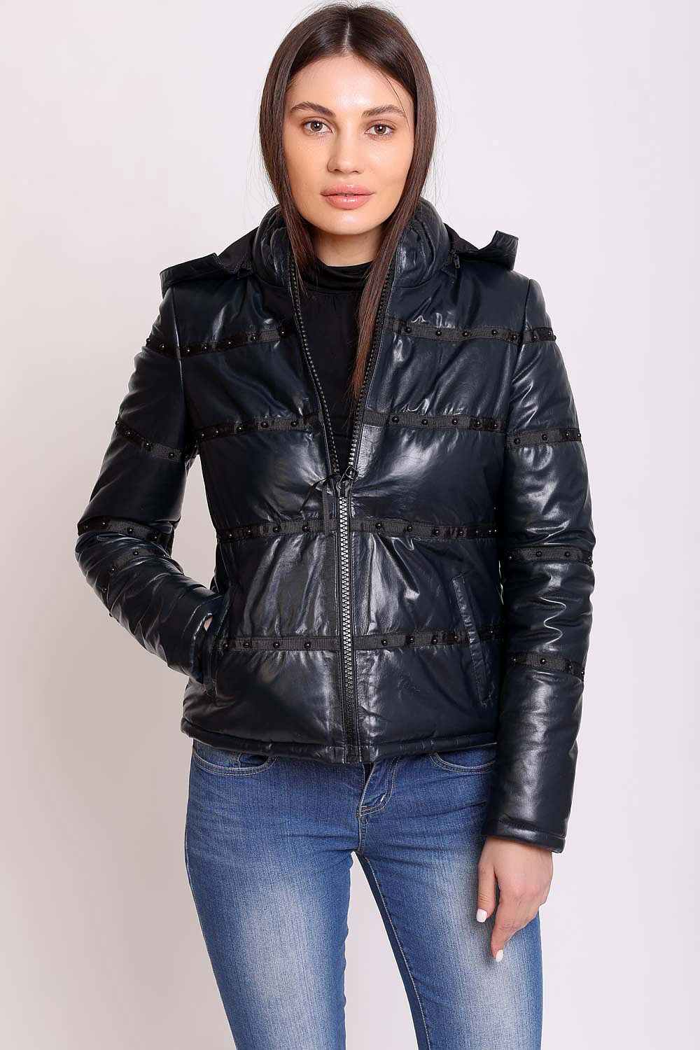 Утеплённая женская кожаная куртка с капюшоном 43190