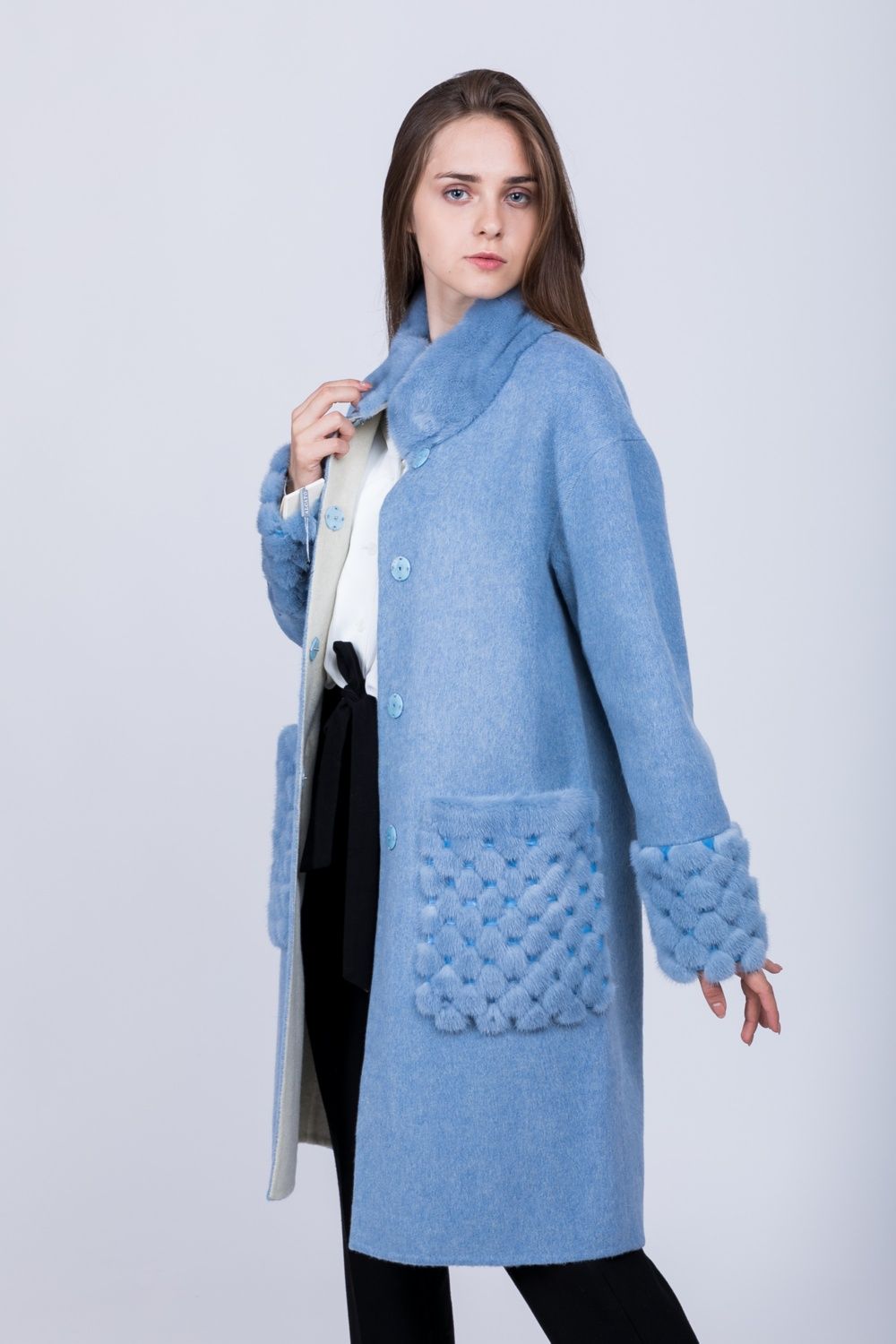 Женское пальто с отделкой из меха норки 51636